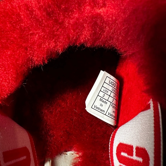 UGG Red Fluff Yeah Slippers - Picture 2 of 5